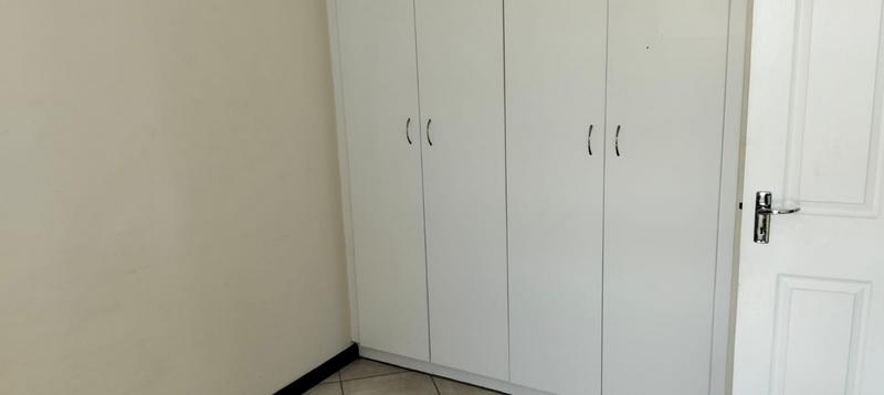 To Let 2 Bedroom Property for Rent in Buhrein Western Cape